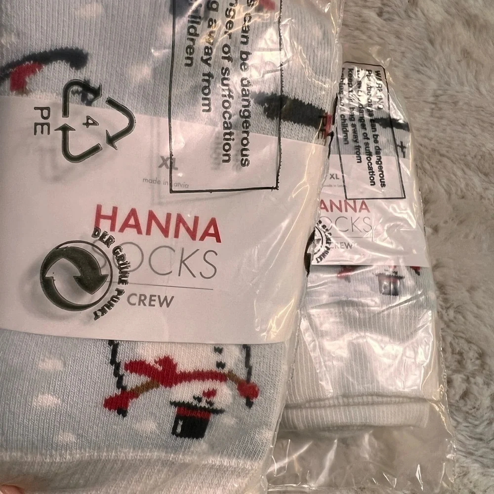 Hanna crew snowman socks youth size XL